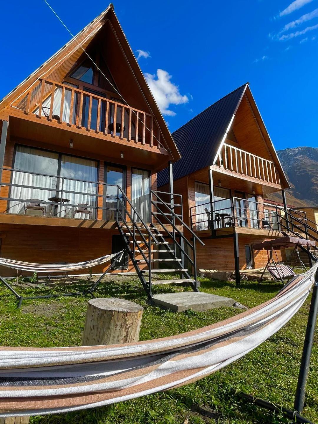 Twin Cottages Kazbegi Exterior photo